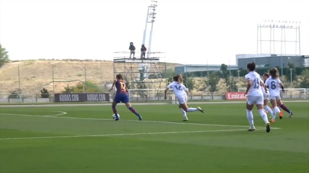 Behind the scenes: The first women’s football Clásico